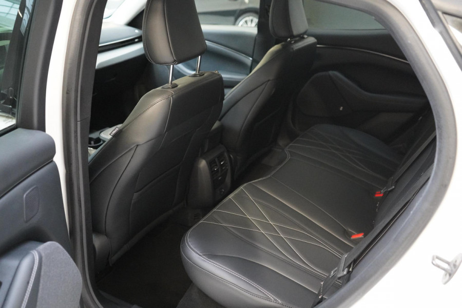 Ford Mustang Mach-E RWD 75 kWh | 360 camera | B&O | Leder | Stoel- en stuurverwarming | Parkeerassistent