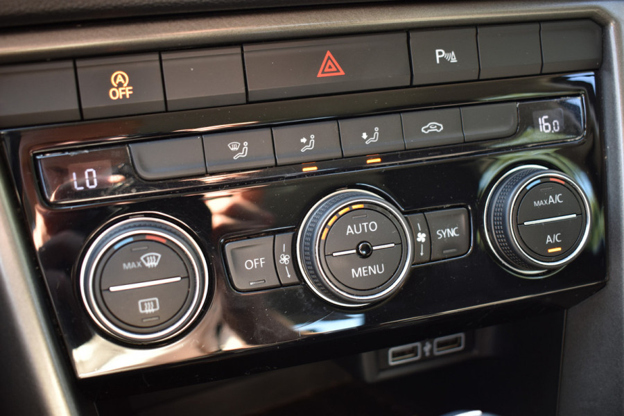Volkswagen T-Roc 1.5 TSI 150PK DSG Style CARPLAY/ACC/NAVI