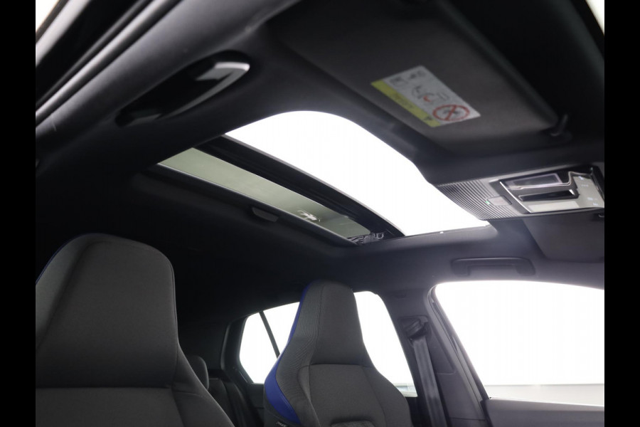Volkswagen Golf 1.5 eHybrid GTE 272 pk Automaat (DSG) | Sportpakket | Panoramadak | Lederen bekleding | Elektr. trekhaak | Parkeersensoren | Blackstyle | Stoelverwarming |