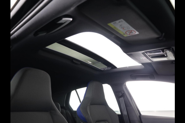 Volkswagen Golf 1.5 eHybrid GTE 272 pk Automaat (DSG) | Sportpakket | Panoramadak | Lederen bekleding | Elektr. trekhaak | Parkeersensoren | Blackstyle | Stoelverwarming |