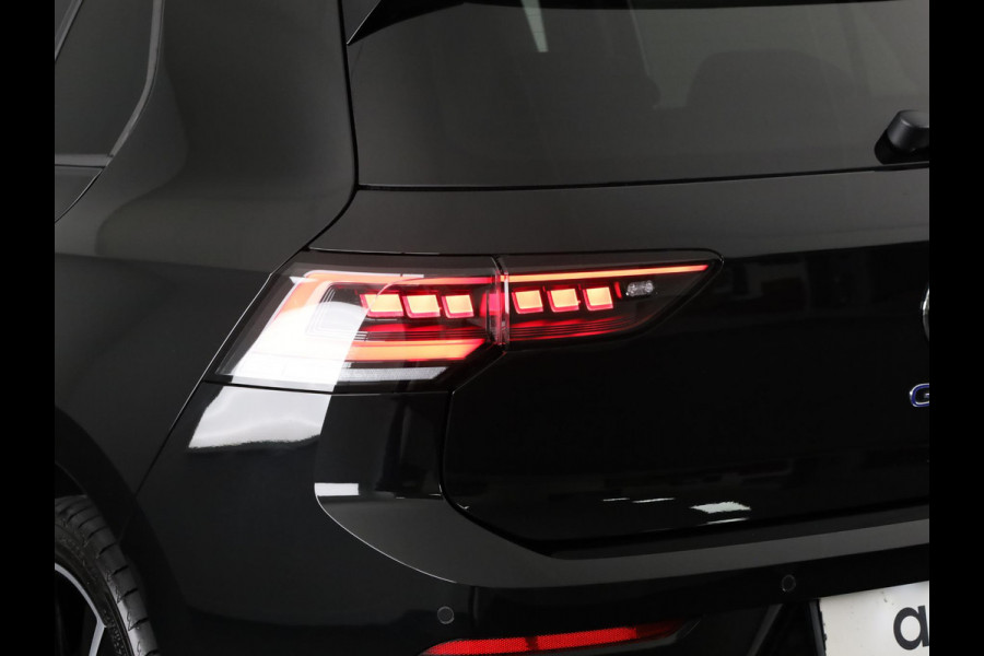 Volkswagen Golf 1.5 eHybrid GTE 272 pk Automaat (DSG) | Sportpakket | Panoramadak | Lederen bekleding | Elektr. trekhaak | Parkeersensoren | Blackstyle | Stoelverwarming |