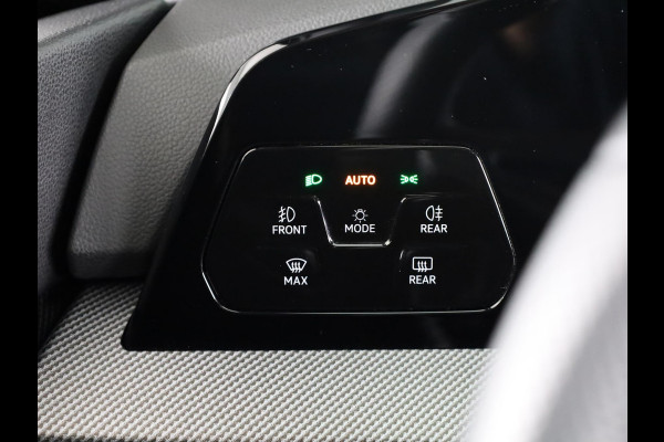 Volkswagen Golf 1.5 eHybrid GTE 272 pk Automaat (DSG) | Sportpakket | Panoramadak | Lederen bekleding | Elektr. trekhaak | Parkeersensoren | Blackstyle | Stoelverwarming |