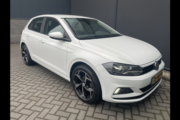 Volkswagen Polo 1.0 TSI Comfortline Business Airco - Cruise control - Bluetooth - Mistlampen voor  - Navigatie full map - Radio/ CD speler - Start/ stop systeem - Stuur multifunctioneel