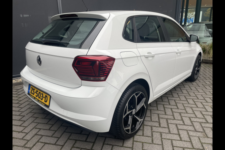 Volkswagen Polo 1.0 TSI Comfortline Business Airco - Cruise control - Bluetooth - Mistlampen voor  - Navigatie full map - Radio/ CD speler - Start/ stop systeem - Stuur multifunctioneel