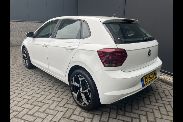 Volkswagen Polo 1.0 TSI Comfortline Business Airco - Cruise control - Bluetooth - Mistlampen voor  - Navigatie full map - Radio/ CD speler - Start/ stop systeem - Stuur multifunctioneel