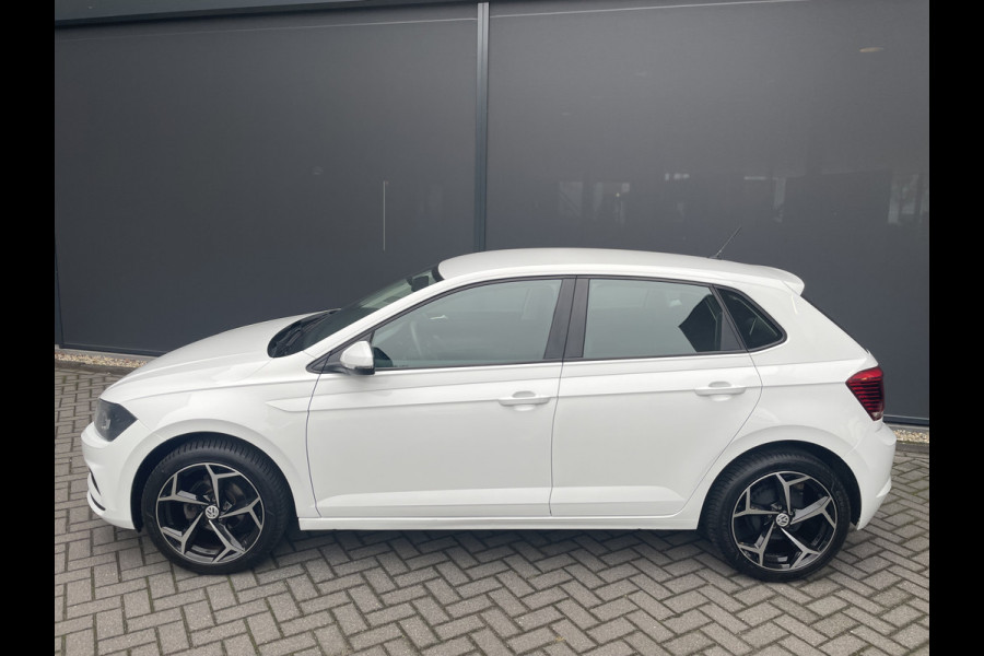 Volkswagen Polo 1.0 TSI Comfortline Business Airco - Cruise control - Bluetooth - Mistlampen voor  - Navigatie full map - Radio/ CD speler - Start/ stop systeem - Stuur multifunctioneel