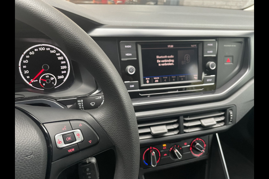 Volkswagen Polo 1.0 TSI Comfortline Business Airco - Cruise control - Bluetooth - Mistlampen voor  - Navigatie full map - Radio/ CD speler - Start/ stop systeem - Stuur multifunctioneel