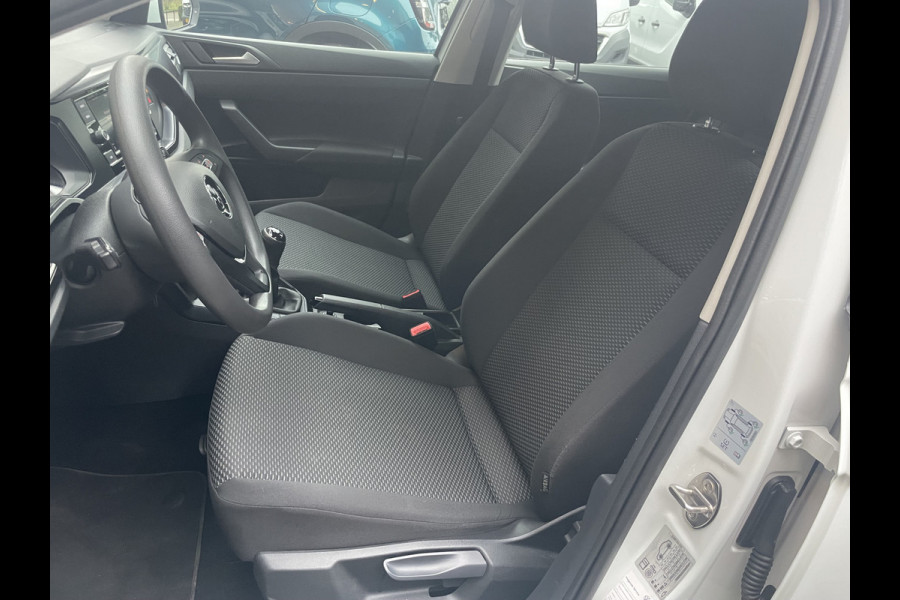 Volkswagen Polo 1.0 TSI Comfortline Business Airco - Cruise control - Bluetooth - Mistlampen voor  - Navigatie full map - Radio/ CD speler - Start/ stop systeem - Stuur multifunctioneel
