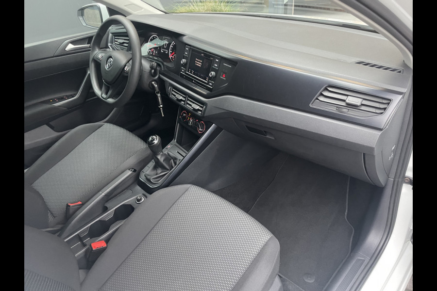 Volkswagen Polo 1.0 TSI Comfortline Business Airco - Cruise control - Bluetooth - Mistlampen voor  - Navigatie full map - Radio/ CD speler - Start/ stop systeem - Stuur multifunctioneel