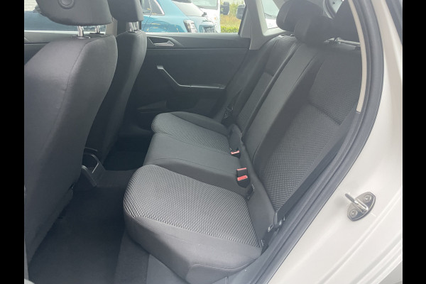 Volkswagen Polo 1.0 TSI Comfortline Business Airco - Cruise control - Bluetooth - Mistlampen voor  - Navigatie full map - Radio/ CD speler - Start/ stop systeem - Stuur multifunctioneel