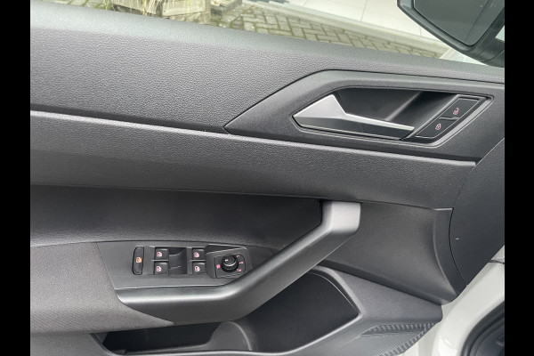 Volkswagen Polo 1.0 TSI Comfortline Business Airco - Cruise control - Bluetooth - Mistlampen voor  - Navigatie full map - Radio/ CD speler - Start/ stop systeem - Stuur multifunctioneel