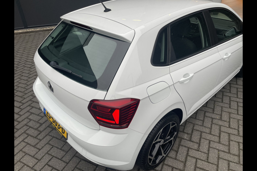Volkswagen Polo 1.0 TSI Comfortline Business Airco - Cruise control - Bluetooth - Mistlampen voor  - Navigatie full map - Radio/ CD speler - Start/ stop systeem - Stuur multifunctioneel