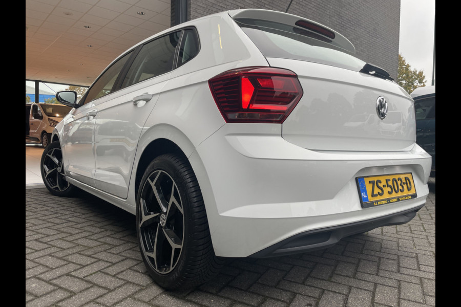 Volkswagen Polo 1.0 TSI Comfortline Business Airco - Cruise control - Bluetooth - Mistlampen voor  - Navigatie full map - Radio/ CD speler - Start/ stop systeem - Stuur multifunctioneel