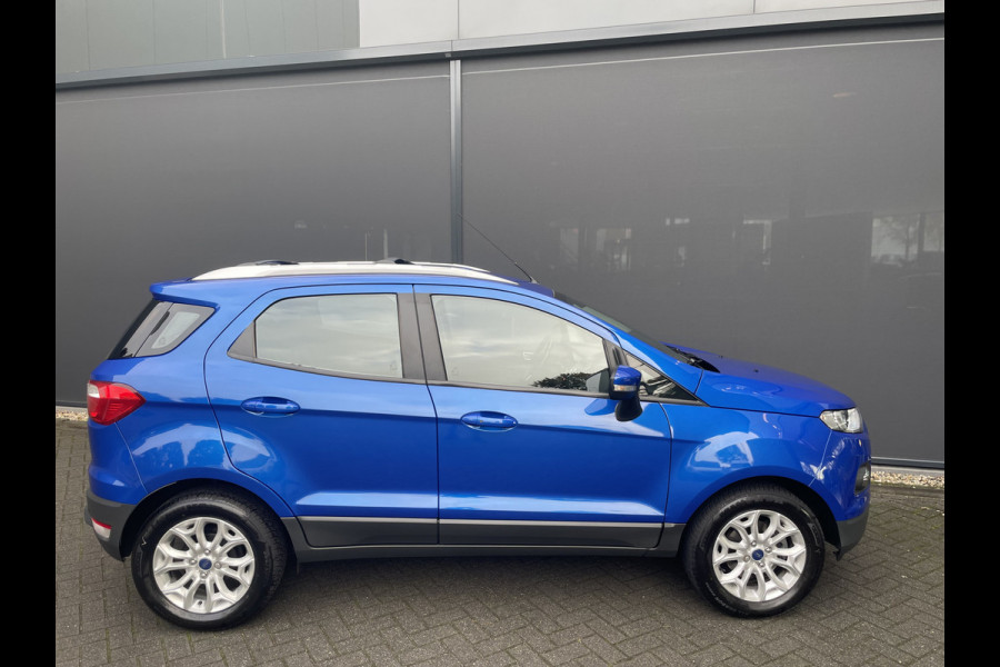 Ford EcoSport 1.5 Ti-VCT Titanium Achteruitrijcamera - Airco - Parkeersensoren achter - Keyless entry - Navigatie full map - dakrails - Mistlampen voor - Licht metalen velgen 16 inch - stuur leder