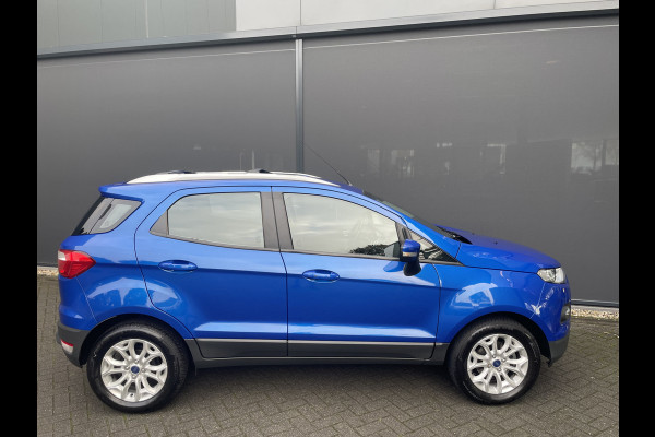 Ford EcoSport 1.5 Ti-VCT Titanium Achteruitrijcamera - Airco - Parkeersensoren achter - Keyless entry - Navigatie full map - dakrails - Mistlampen voor - Licht metalen velgen 16 inch - stuur leder