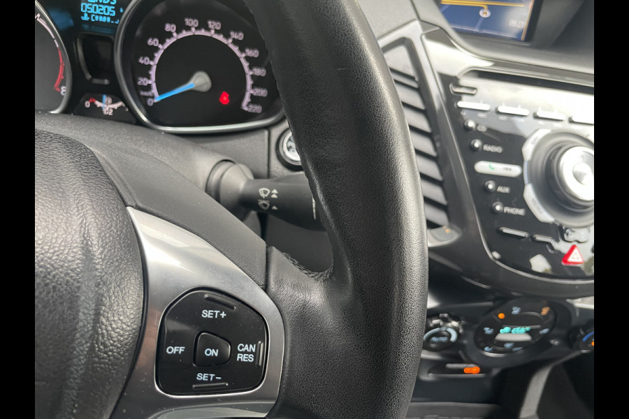 Ford EcoSport 1.5 Ti-VCT Titanium Achteruitrijcamera - Airco - Parkeersensoren achter - Keyless entry - Navigatie full map - dakrails - Mistlampen voor - Licht metalen velgen 16 inch - stuur leder