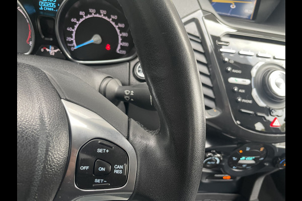Ford EcoSport 1.5 Ti-VCT Titanium Achteruitrijcamera - Airco - Parkeersensoren achter - Keyless entry - Navigatie full map - dakrails - Mistlampen voor - Licht metalen velgen 16 inch - stuur leder