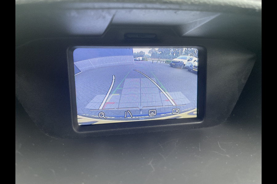 Ford EcoSport 1.5 Ti-VCT Titanium Achteruitrijcamera - Airco - Parkeersensoren achter - Keyless entry - Navigatie full map - dakrails - Mistlampen voor - Licht metalen velgen 16 inch - stuur leder