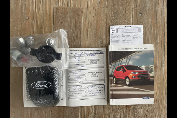 Ford EcoSport 1.5 Ti-VCT Titanium Achteruitrijcamera - Airco - Parkeersensoren achter - Keyless entry - Navigatie full map - dakrails - Mistlampen voor - Licht metalen velgen 16 inch - stuur leder