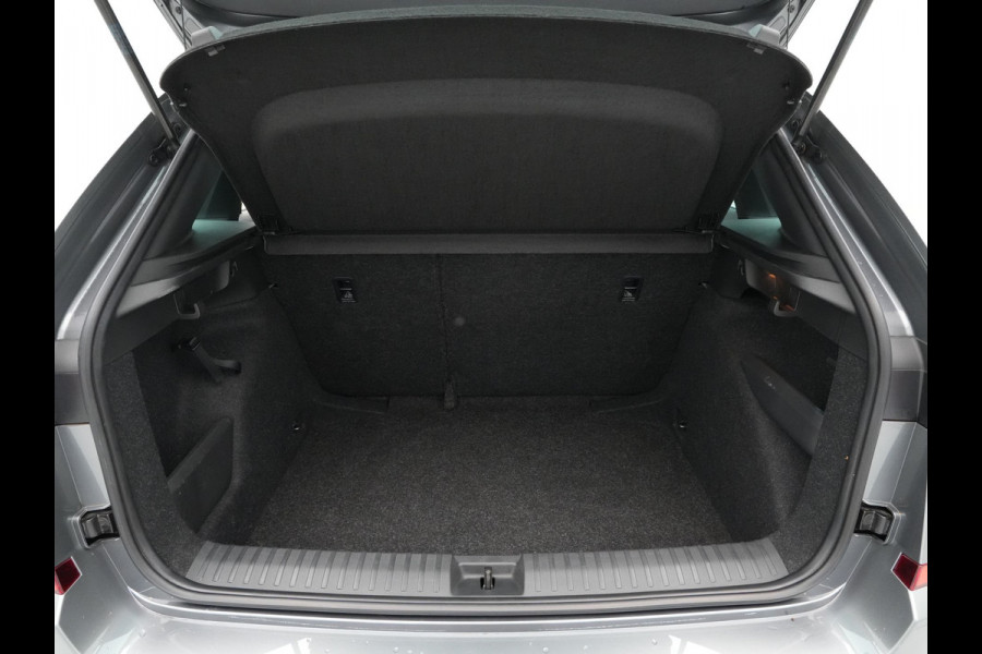 Škoda Kamiq 1.5 TSI ACT 150pk DSG Sport Panorama Navigatie Camera Stoelverwarming Carplay 241