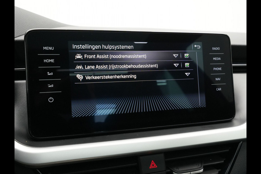 Škoda Kamiq 1.5 TSI ACT 150pk DSG Sport Panorama Navigatie Camera Stoelverwarming Carplay 241