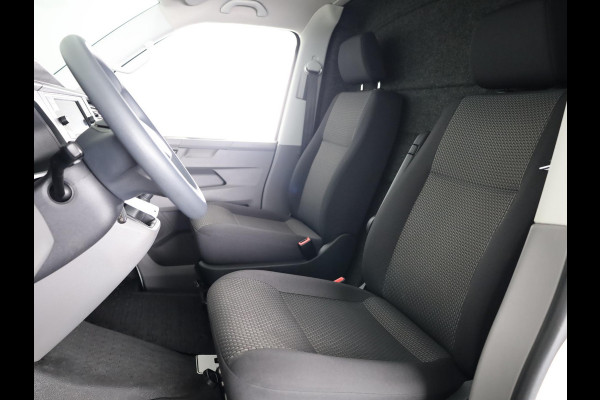 Volkswagen Transporter 2.0 TDI L2H3 28 110 PK | Verlengde garantie | Navigatie via app | Trekhaak | Parkeersensoren | Cruise control |