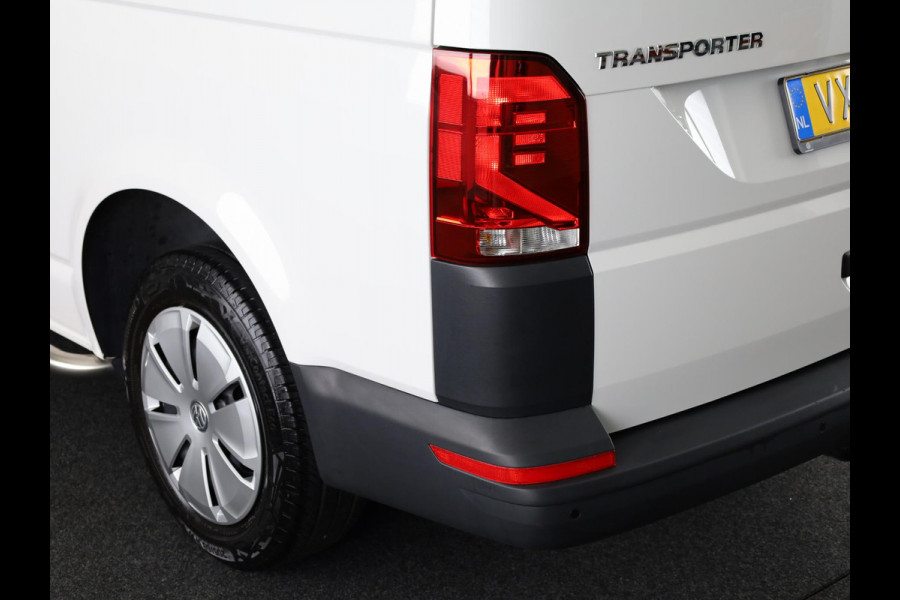 Volkswagen Transporter 2.0 TDI L2H3 28 110 PK | Verlengde garantie | Navigatie via app | Trekhaak | Parkeersensoren | Cruise control |