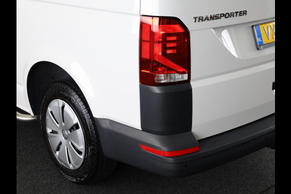 Volkswagen Transporter 2.0 TDI L2H3 28 110 PK | Verlengde garantie | Navigatie via app | Trekhaak | Parkeersensoren | Cruise control |