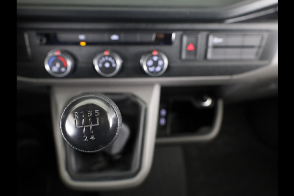 Volkswagen Transporter 2.0 TDI L2H3 28 110 PK | Verlengde garantie | Navigatie via app | Trekhaak | Parkeersensoren | Cruise control |