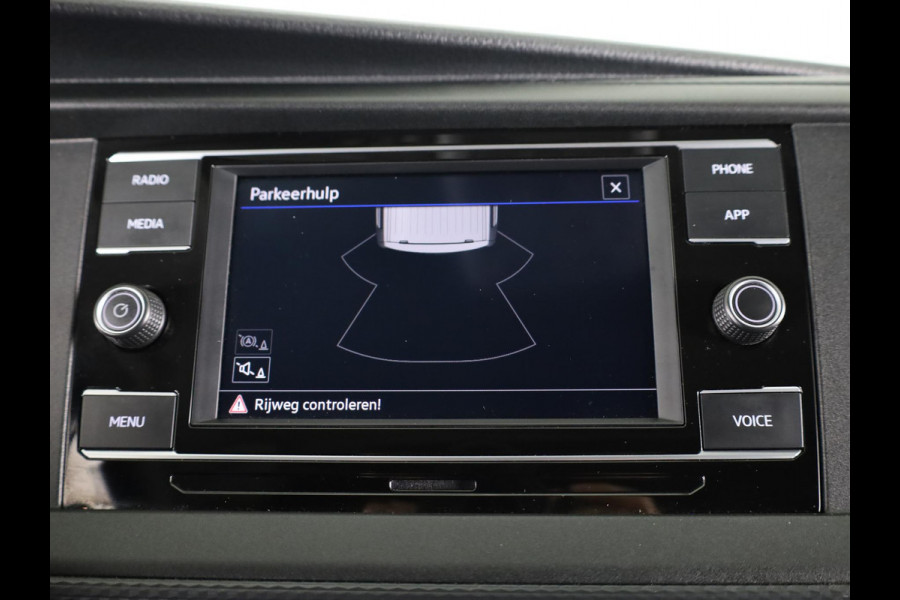 Volkswagen Transporter 2.0 TDI L2H3 28 110 PK | Verlengde garantie | Navigatie via app | Trekhaak | Parkeersensoren | Cruise control |