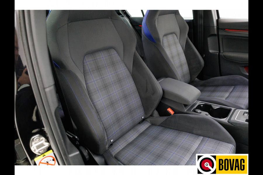 Volkswagen Golf 1.4 eHybrid GTE 245 PK | App. connect | Navigatie | Travel assist | Stoel & stuurverw | IQ Led, Sfeerverlichting