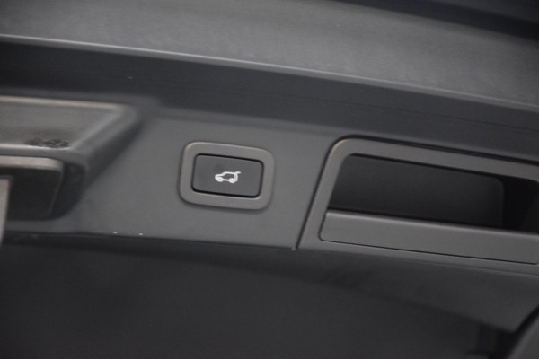 Land Rover Range Rover Velar 2.0 P400e R-Dynamic SE Panoramadak|Leder|Navi|301pk!|Head-Up