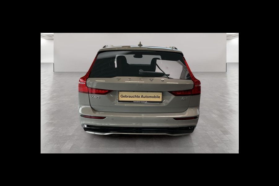 Volvo V60 2.0 B4 Plus Dark, HARMAN/KARDON, LEDER, Elektrische stoelen met geheugen . Een proefrit levert het bewijs. Neem contact op en we maken een afspraak!