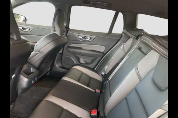 Volvo V60 2.0 B4 Plus Dark, HARMAN/KARDON, LEDER, Elektrische stoelen met geheugen . Een proefrit levert het bewijs. Neem contact op en we maken een afspraak!