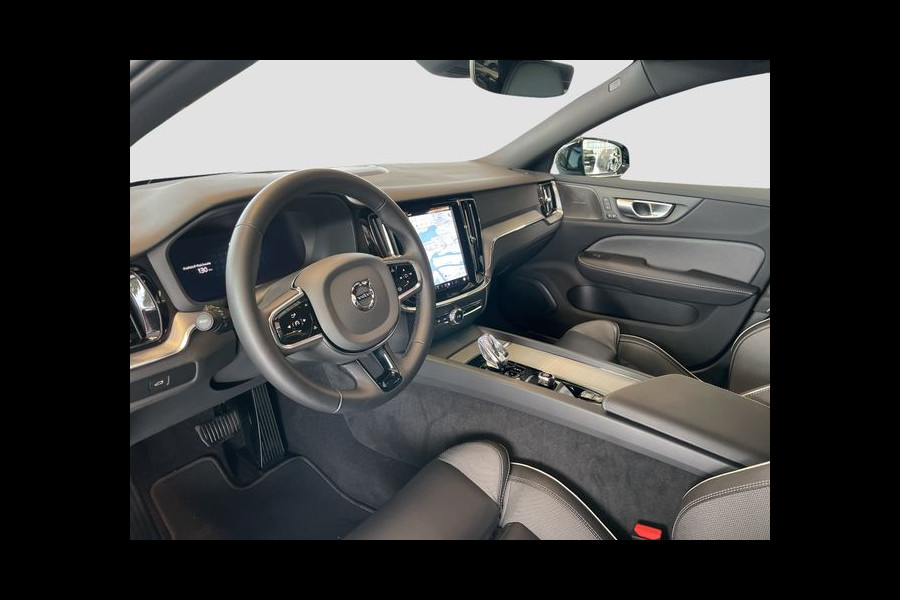 Volvo V60 2.0 B4 Plus Dark, HARMAN/KARDON, LEDER, Elektrische stoelen met geheugen . Een proefrit levert het bewijs. Neem contact op en we maken een afspraak!