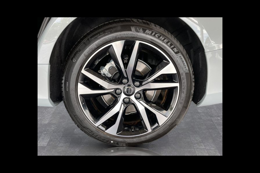 Volvo V60 2.0 B4 Plus Dark, HARMAN/KARDON, LEDER, Elektrische stoelen met geheugen . Een proefrit levert het bewijs. Neem contact op en we maken een afspraak!