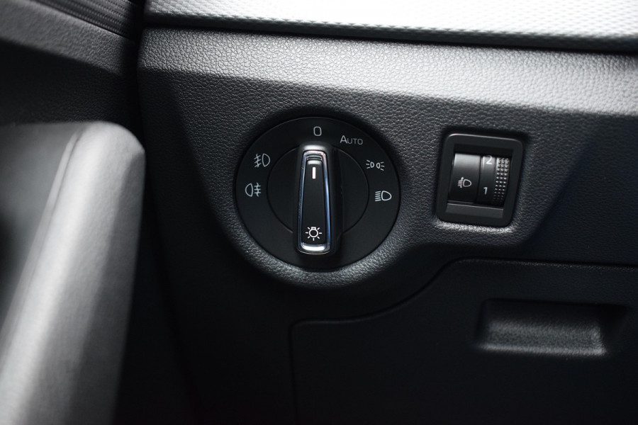 Škoda SCALA 1.0 TSI Style | Apple CarPlay | Stoelverw. | Climate | Cruise