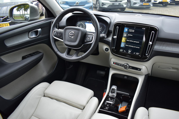 Volvo XC40 T5 262PK Plug-in Hybrid Inscription | Trekhaak | 1e eigenaar | BLIS | ACC | Leer | Camera | 19"LMV | Stoelverwarming