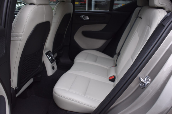 Volvo XC40 T5 262PK Plug-in Hybrid Inscription | Trekhaak | 1e eigenaar | BLIS | ACC | Leer | Camera | 19"LMV | Stoelverwarming