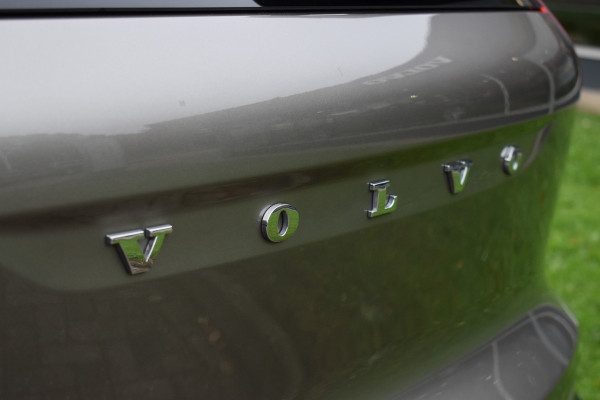 Volvo XC40 T5 262PK Plug-in Hybrid Inscription | Trekhaak | 1e eigenaar | BLIS | ACC | Leer | Camera | 19"LMV | Stoelverwarming