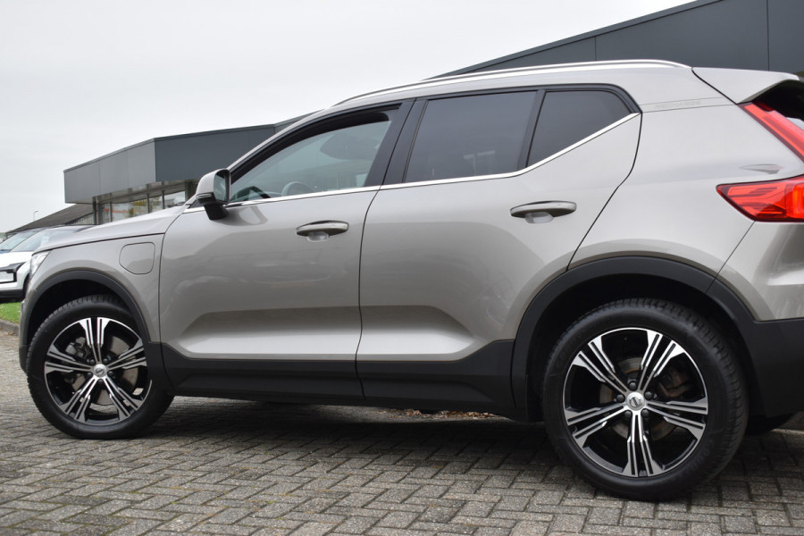 Volvo XC40 T5 262PK Plug-in Hybrid Inscription | Trekhaak | 1e eigenaar | BLIS | ACC | Leer | Camera | 19"LMV | Stoelverwarming