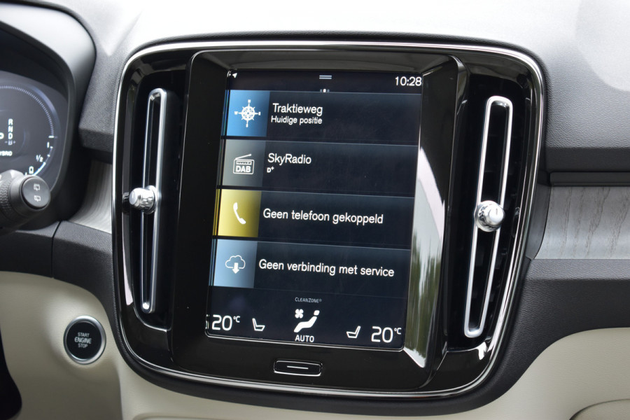 Volvo XC40 T5 262PK Plug-in Hybrid Inscription | Trekhaak | 1e eigenaar | BLIS | ACC | Leer | Camera | 19"LMV | Stoelverwarming