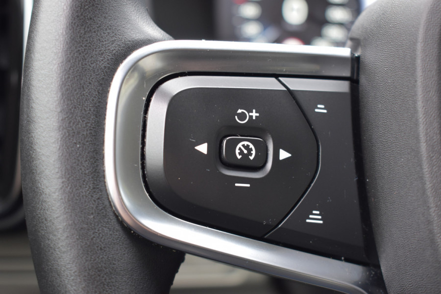 Volvo XC40 T5 262PK Plug-in Hybrid Inscription | Trekhaak | 1e eigenaar | BLIS | ACC | Leer | Camera | 19"LMV | Stoelverwarming