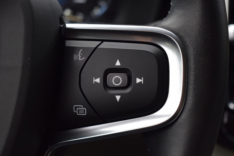 Volvo XC40 T5 262PK Plug-in Hybrid Inscription | Trekhaak | 1e eigenaar | BLIS | ACC | Leer | Camera | 19"LMV | Stoelverwarming