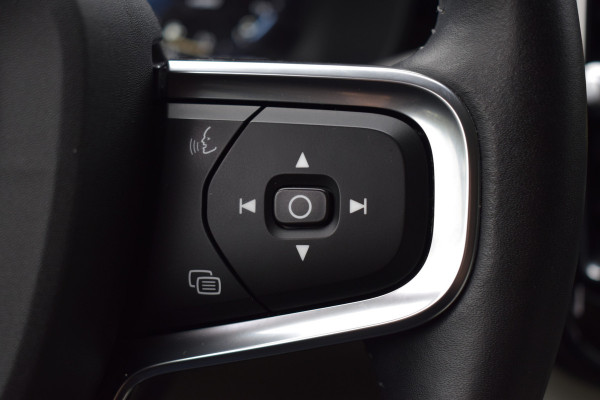Volvo XC40 T5 262PK Plug-in Hybrid Inscription | Trekhaak | 1e eigenaar | BLIS | ACC | Leer | Camera | 19"LMV | Stoelverwarming