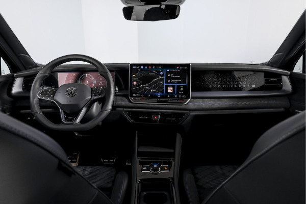 Volkswagen Tayron 1.5 eHybrid 272 PK R-Line Edition | Black Style Pakket | S/K-Panodak | Elek. Trekhaak | IQ. Light | Dig. Cockpit | Adapt. Cruise | Stoel-+Stuurverw. | 360 Camera | NAV+App. Connect | ECC | Elek. Klep | LM 20" | 0080