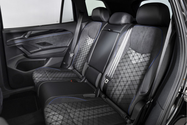 Volkswagen Tayron 1.5 eHybrid 272 PK R-Line Edition | Black Style Pakket | S/K-Panodak | Elek. Trekhaak | IQ. Light | Dig. Cockpit | Adapt. Cruise | Stoel-+Stuurverw. | 360 Camera | NAV+App. Connect | ECC | Elek. Klep | LM 20" | 0080