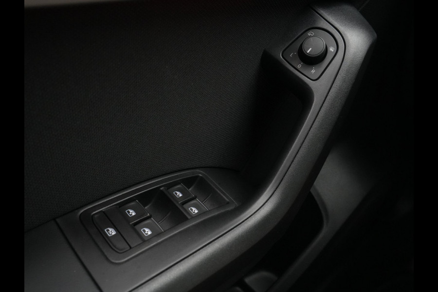 Seat Ateca 1.5 TSI 150pk DSG FR Business Intense Navigatie Stoel/Stuurverwarming Camera Trekhaak Digital Cockpit Side Assist 221