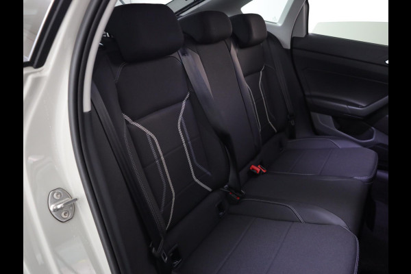 Volkswagen Taigo 1.0 TSI Style 110 pk Automaat (DSG) | Verlengde garantie | Navigatie | Parkeersensoren | Achteruitrijcamera | Adaptieve cruise control | Stoelverwarming |