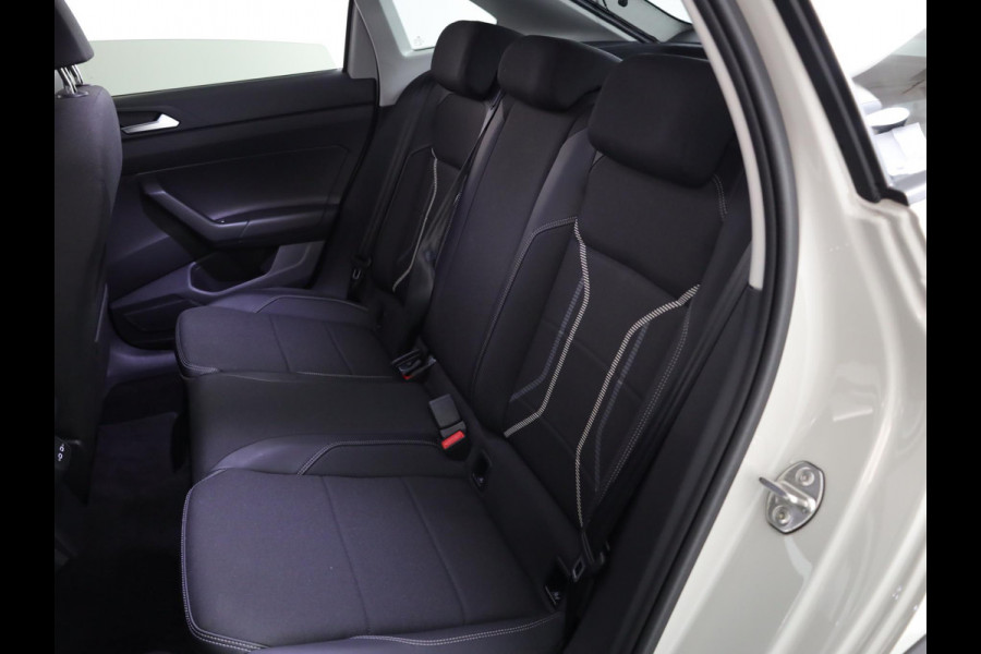 Volkswagen Taigo 1.0 TSI Style 110 pk Automaat (DSG) | Verlengde garantie | Navigatie | Parkeersensoren | Achteruitrijcamera | Adaptieve cruise control | Stoelverwarming |